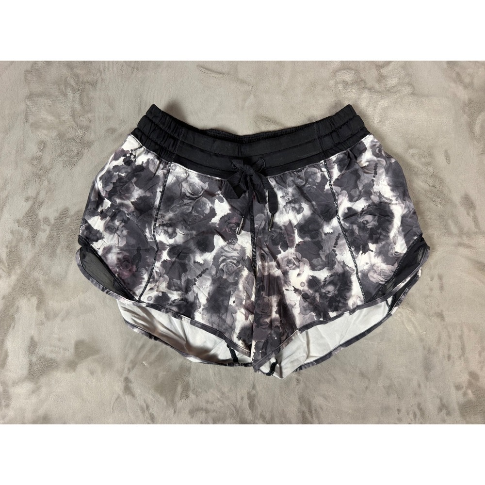 Lululemon Hotty Hot Shorts Black White Floral Rose Print Size 0 Activewear